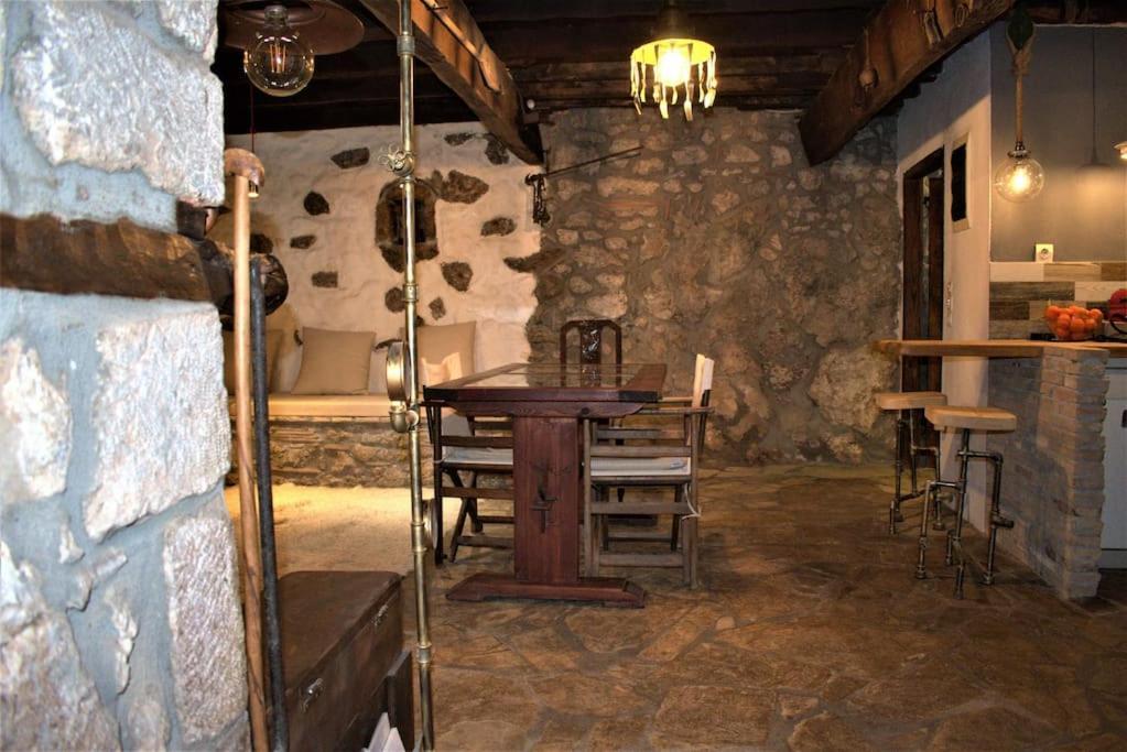 Μικρή Πέτρινη Μεζονέτα 2 Villa Lílaia Екстериор снимка