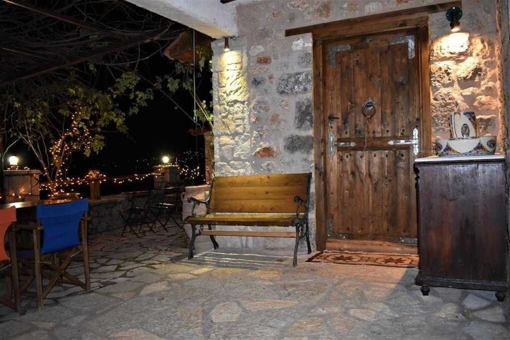 Μικρή Πέτρινη Μεζονέτα 2 Villa Lílaia Екстериор снимка