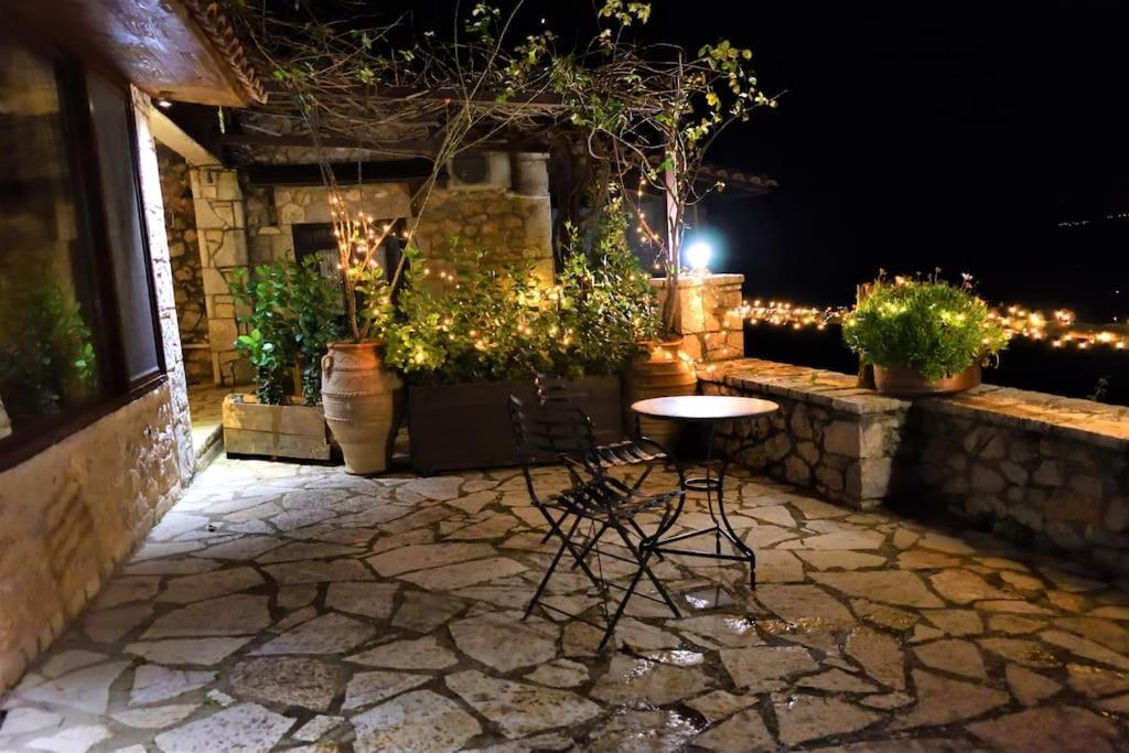 Μικρή Πέτρινη Μεζονέτα 2 Villa Lílaia Екстериор снимка