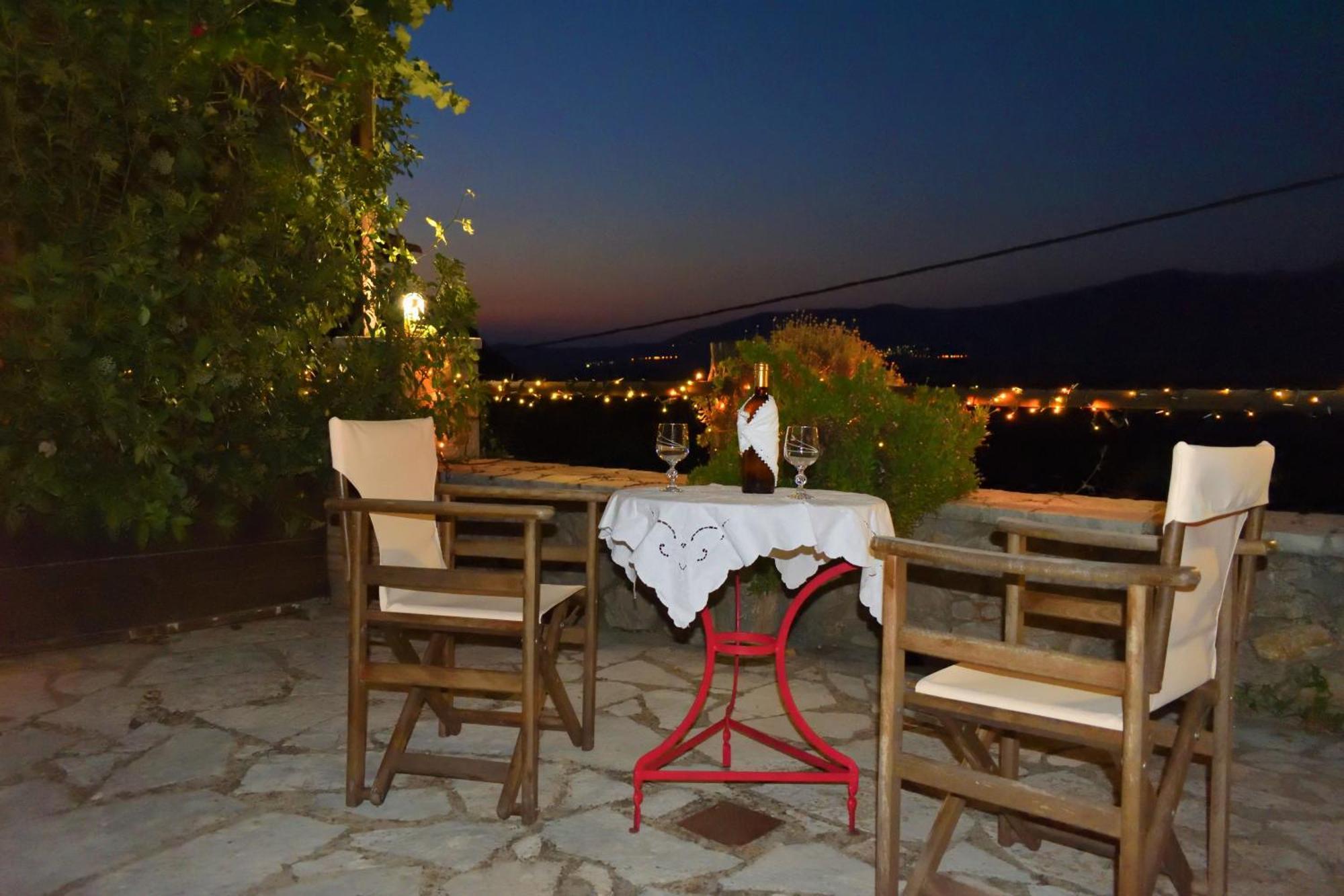 Μικρή Πέτρινη Μεζονέτα 2 Villa Lílaia Екстериор снимка