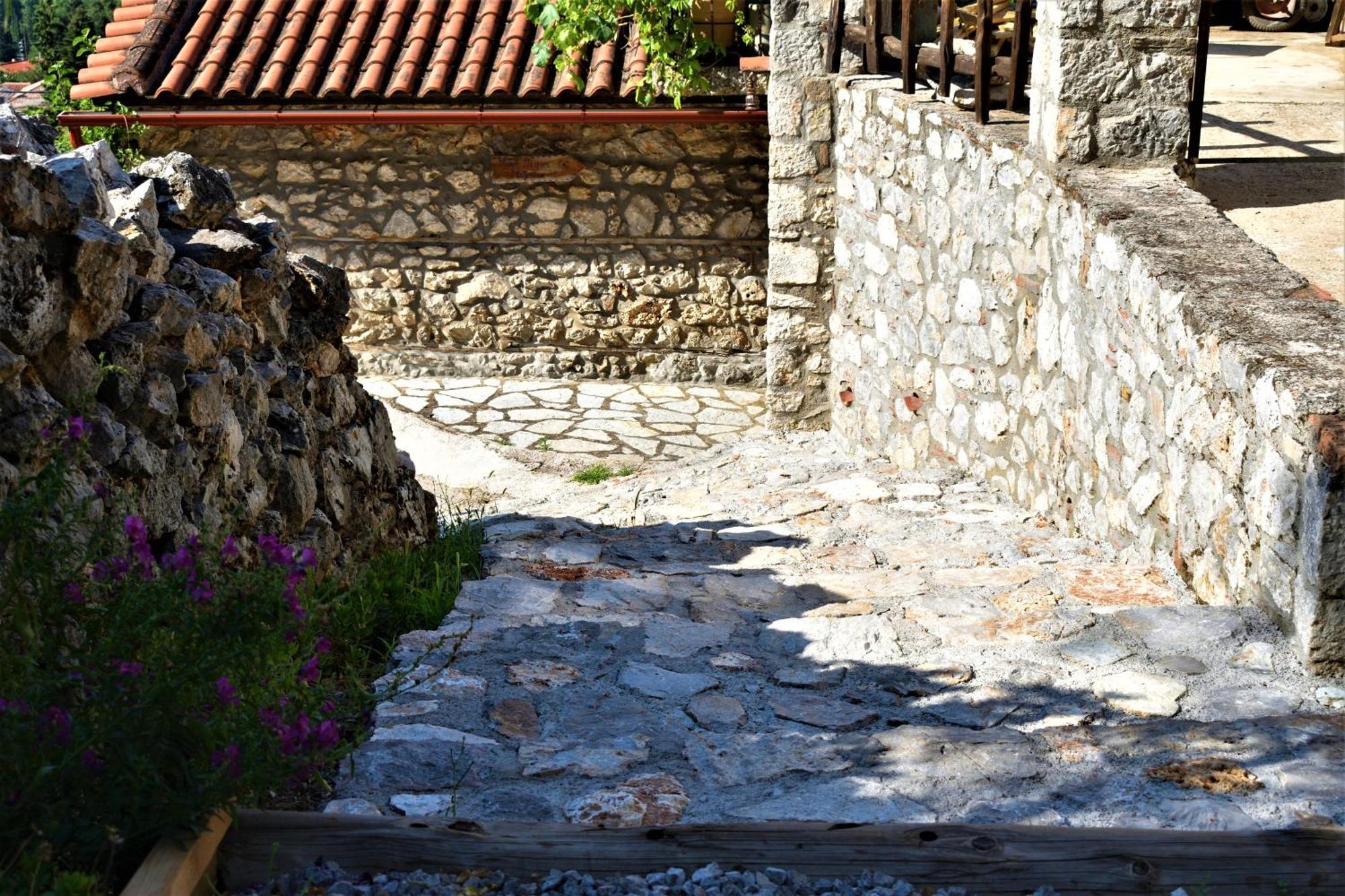 Μικρή Πέτρινη Μεζονέτα 2 Villa Lílaia Екстериор снимка